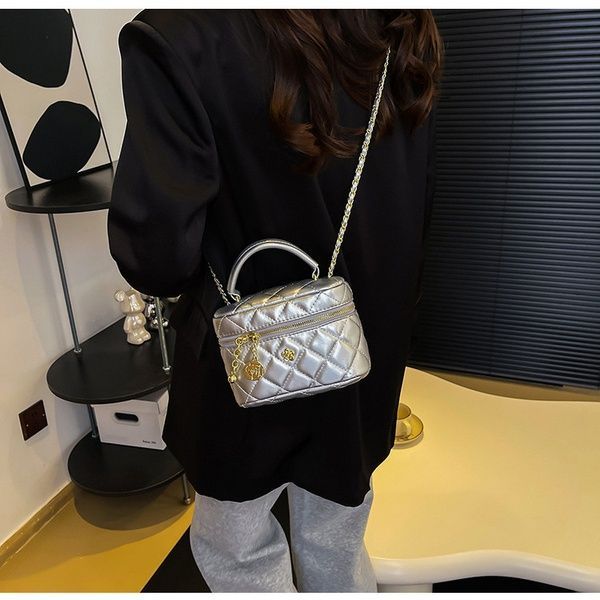 Жіноча сумка-косметичка 18205 Vanity Bag крос-боді срібляста 10533F-2 фото