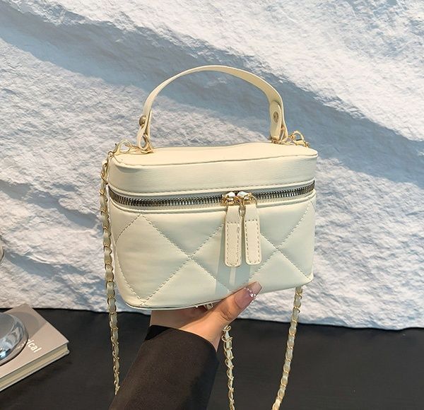 Женская сумка косметичка 10484 Vanity Bag кросс-боди белая молочная на цепочке 10484-2 фото