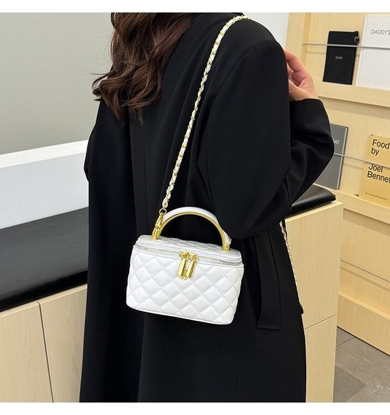 Жіноча сумка-косметичка 2814 1032 Vanity Bag крос-боді біла молочна 10598-2 фото